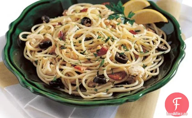 Spaghete cu scoici, ton și slănină