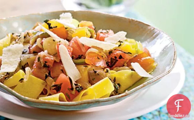 Pappardelle cu roșii și ierburi de moștenire
