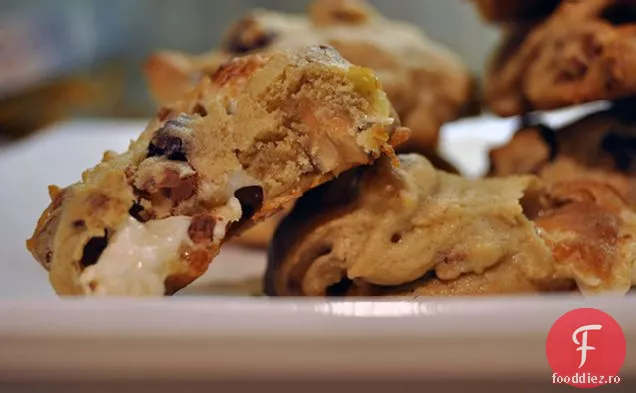 Cookie-Uri Chewy Chocolate Chunk Cu Migdale Sărate Și Gooey Mars