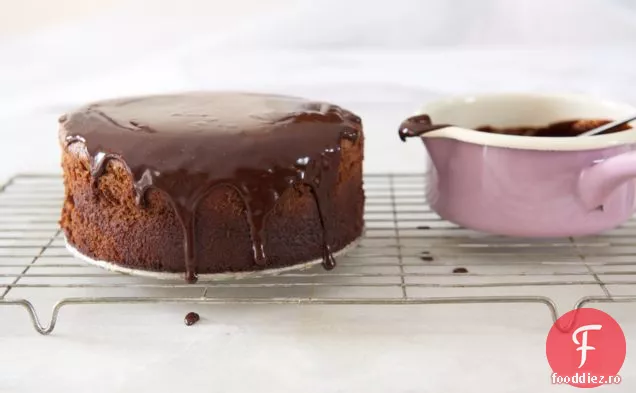 Tortă De Ciocolată Și Amaretti Cu Glazură Divină De Ciocolată