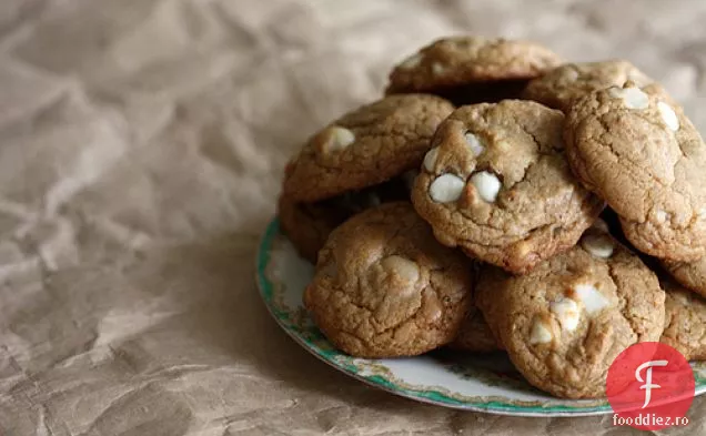Biscuiți Cu Nuci De Macadamia Cu Ciocolată Albă Cu Unt Brun