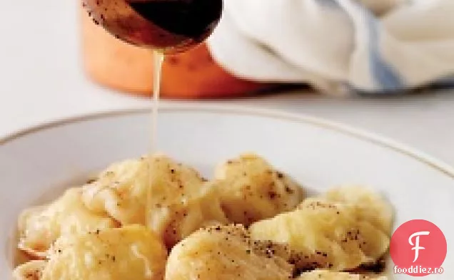 Pierogi Cu Umplutură De Cartofi Și Unt Brun