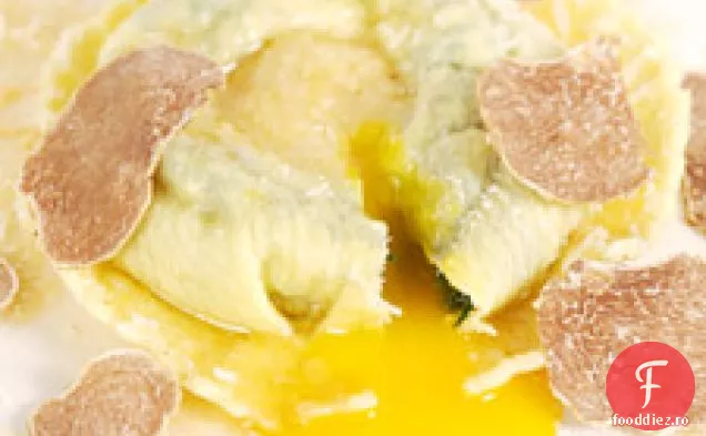 Raviolo Cu Unt De Trufe Cu Gălbenuș De Ou