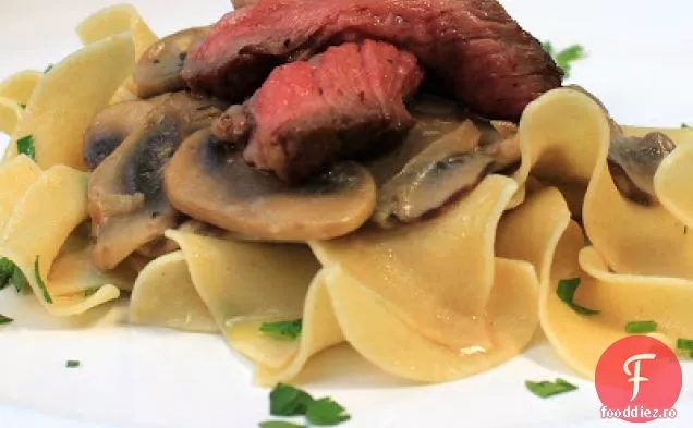 Stroganoff De Vită Cu Tăiței De Unt