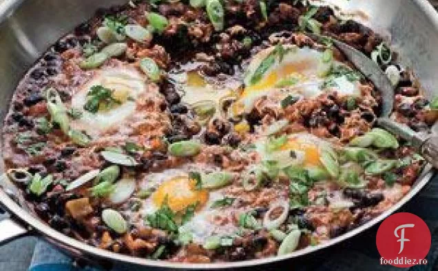 Huevos Rancheros fiert în tigaie