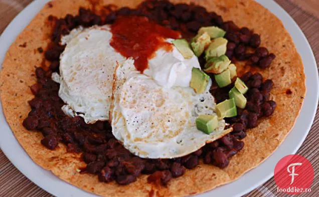 Huevos Rancheros Cu Fasole Neagră Bbq