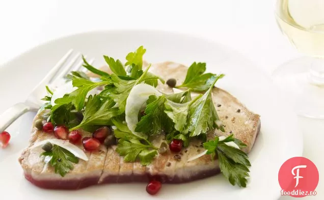 Scallopine de ton cu pătrunjel și semințe de rodie