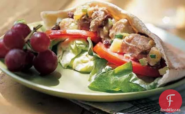 Sandvișuri Pita Cu Salată De Ton Fructat