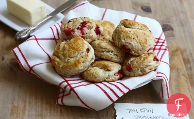 Biscuiți Cu Ardei Negru Cu Căpșuni
