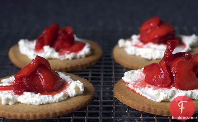 Tartele Graham cu căpșuni-ricotta