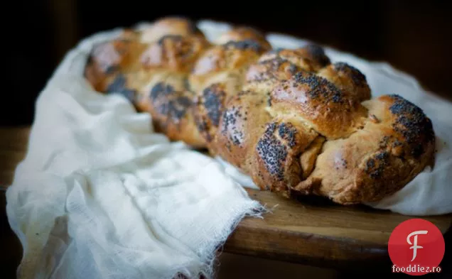 Sourdough Challah cu semințe de Mac