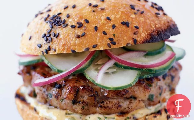 Burgeri de ton Thailandezi cu maioneză de ghimbir-lămâie