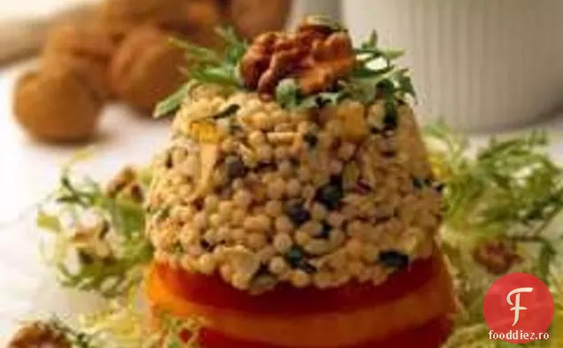 Cuscus De Nuc Și Turn De Ton