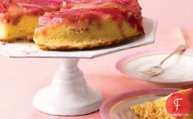 Tort cu rubarbă cu susul în jos