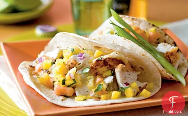 Tacos de pește afumat cu salsa din Caraibe