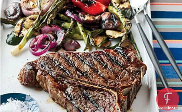 Friptură de Porterhouse la grătar cu legume de vară