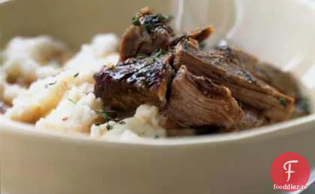 Carne de vită prăjită lent cu piure cremos de cartofi