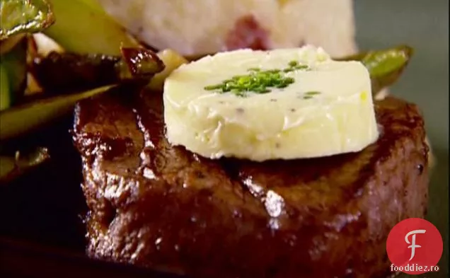 Flaming Filet Mignon cu unt de arpagic