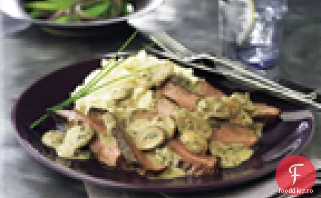 Fripturi Stockyard Cu Ciuperci Și Sos De Boabe De Piper