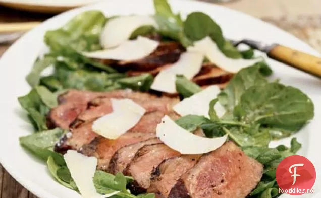 Friptură la grătar pe rucola