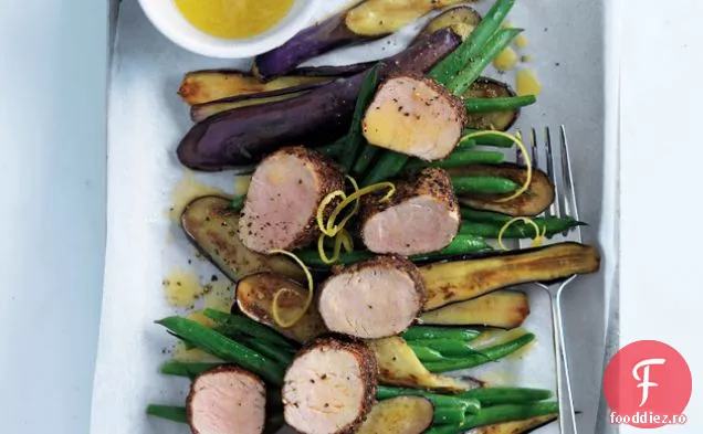 Carne De Porc Condimentată Cu Piper Și Chimen