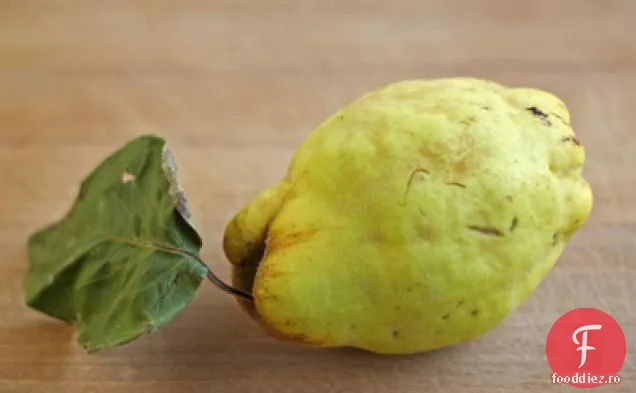 Carne De Porc Cu Gutui Braconat Și Un Pilaf De Dovlecei
