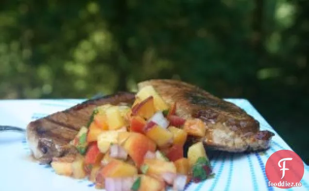 Carne De Porc Glazurată Cu Salsa De Piersici