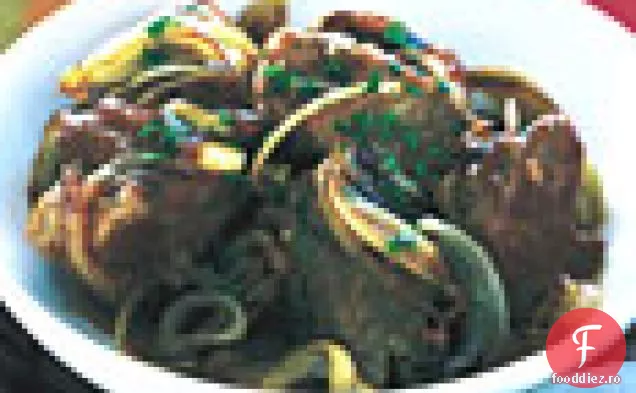 Carne de porc fiartă cu sos Mojo