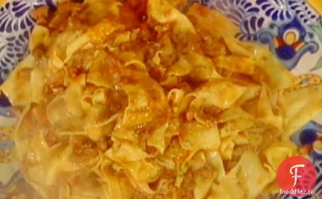 Taitei largi cu cadourile de la pui: Pappardelle alle Regaglie