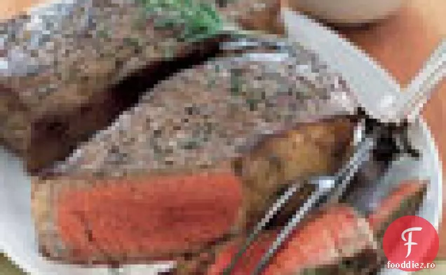 Fripturi la grătar din New York cu tapenadă verde de măsline