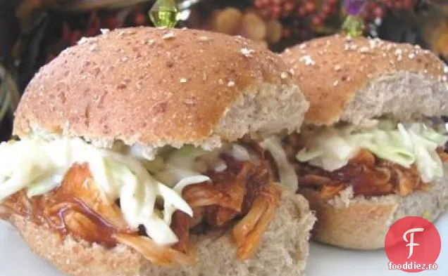 Tocata Bbq Pui Sliders Cu Cremos Cole Slaw