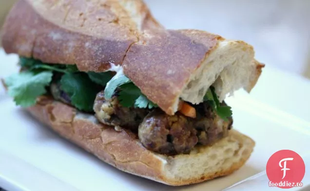 Chiftele De Miel Banh Mi