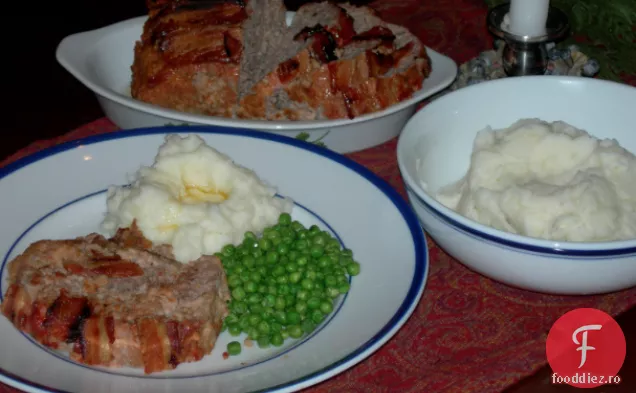 Pâine de carne de modă veche cu piure de cartofi