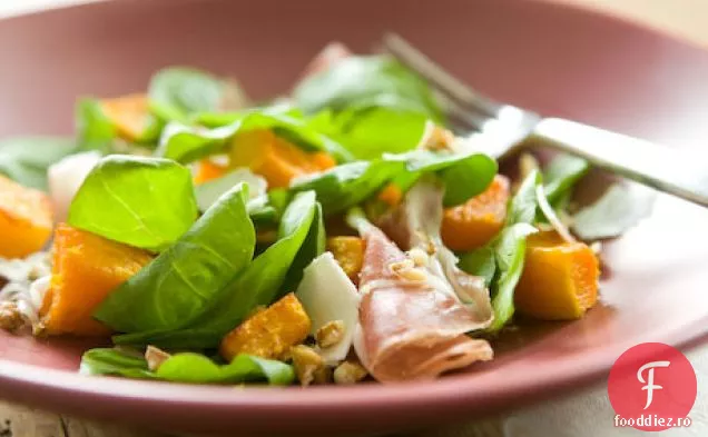 Salată De Rucola Cu Nucă