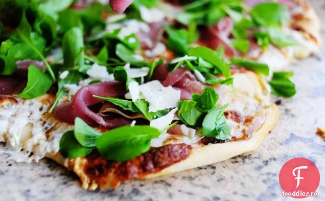 Pizza cu smochine Prosciutto cu rucola
