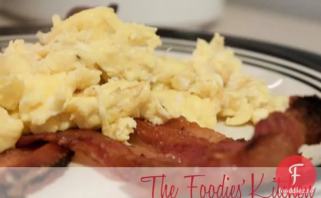 Slănină confiată de arțar (și ouă amestecate)