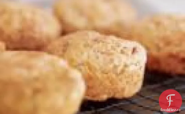 Biscuiți Cheddar-bacon