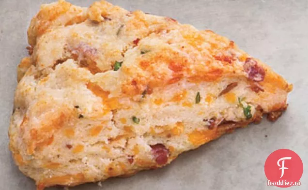 Bacon, Cheddar și Scones de arpagic