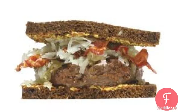 Burgeri Cu Slănină Și Varză Murată
