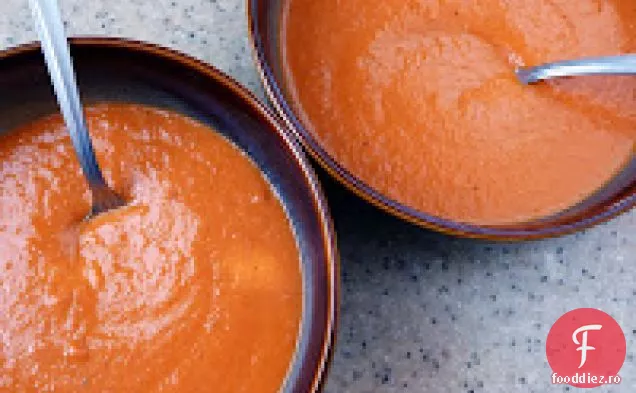 Brânză La Grătar Cu Ceapă Balsamică Caramelizată Și Ciuperci