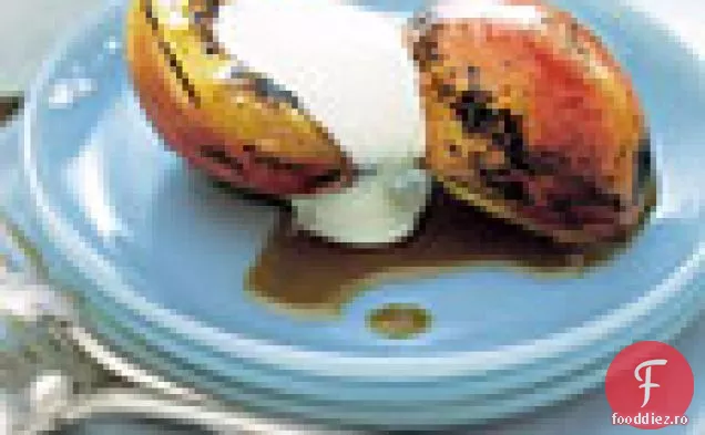 Nectarine la grătar cu glazură balsamică de miere