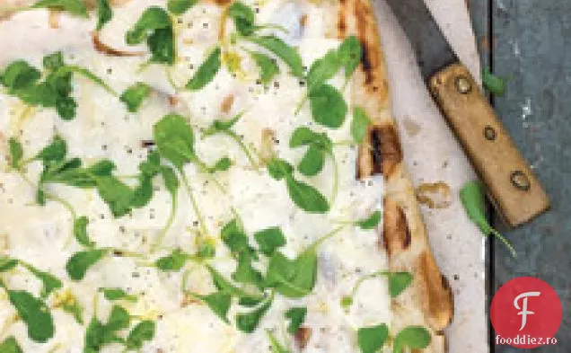 Pizza La Grătar Cu Fontina Și Rucola