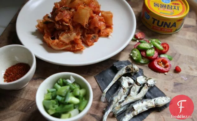 Tocană picantă de Kimchi (kimchi Jjigae)