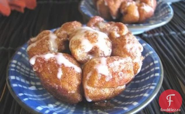 Mușcături De Pâine De Maimuță Cu Cremă Dulce