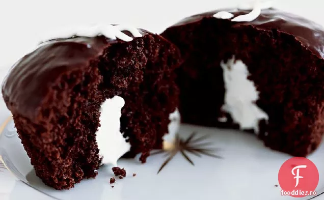 Cupcakes de ciocolată cu umplutură de cremă