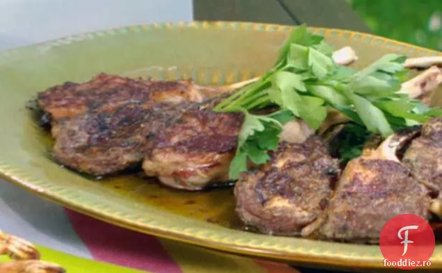 Cotlete de miel la grătar cu rozmarin, sare și Tapanade Aioli