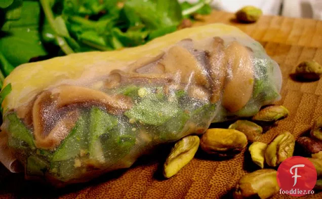 Spaghetti Squash, Shitake, Rucola Și Fistic Rulou De Primăvară