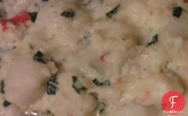 Fileurile senzuale de biban de mare ale lui Carolyn cu languste și sos de Crab