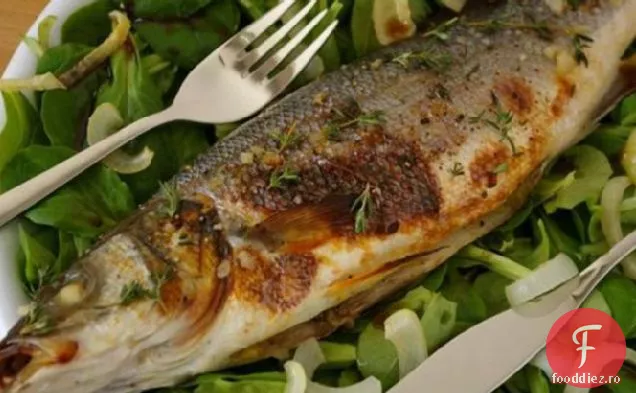 Biban de mare copt cu ceapă și miere