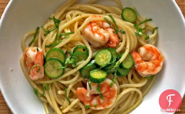 Cina în seara asta: Linguine cu creveți și dovlecei pentru copii